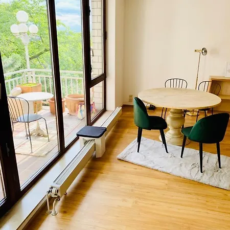 Workation Treehouse Nature Park Gold Centre, Balcony, Kitchen * Wiesbaden
